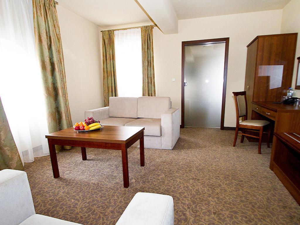 Hotel Miodowy Mlyn Opatow  Dış mekan fotoğraf