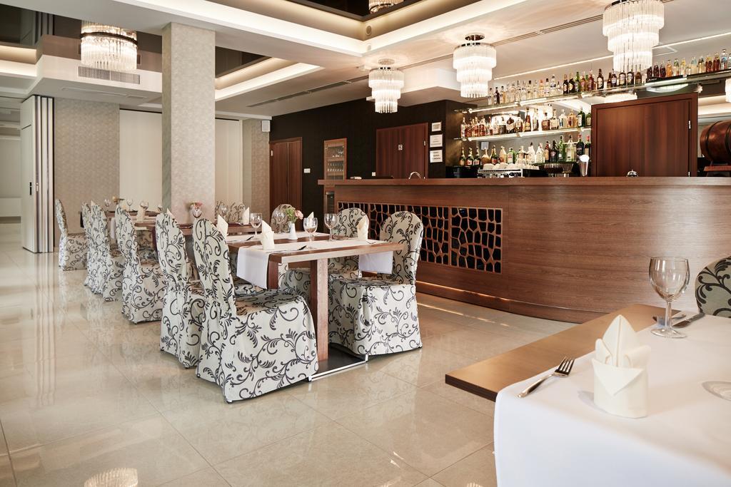 Hotel Miodowy Mlyn Opatow  Dış mekan fotoğraf