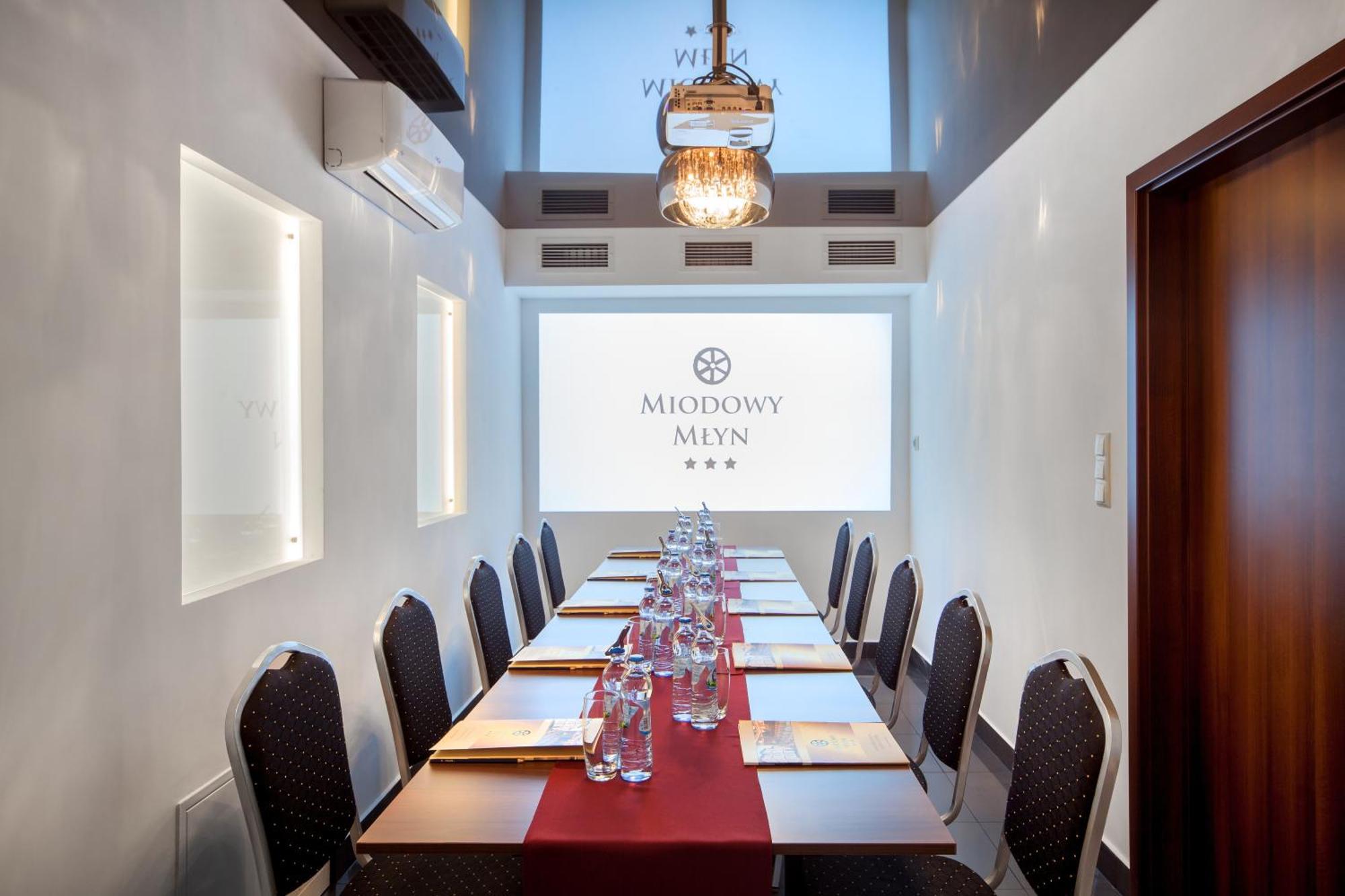 Hotel Miodowy Mlyn Opatow  Dış mekan fotoğraf